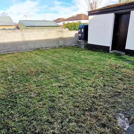 2 Minute Walk To Luas *