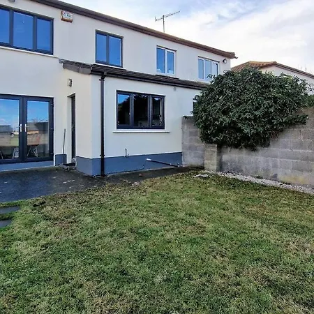 2 Minute Walk To Luas