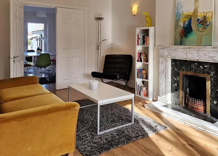 2 Minute Walk To Luas * Dublin