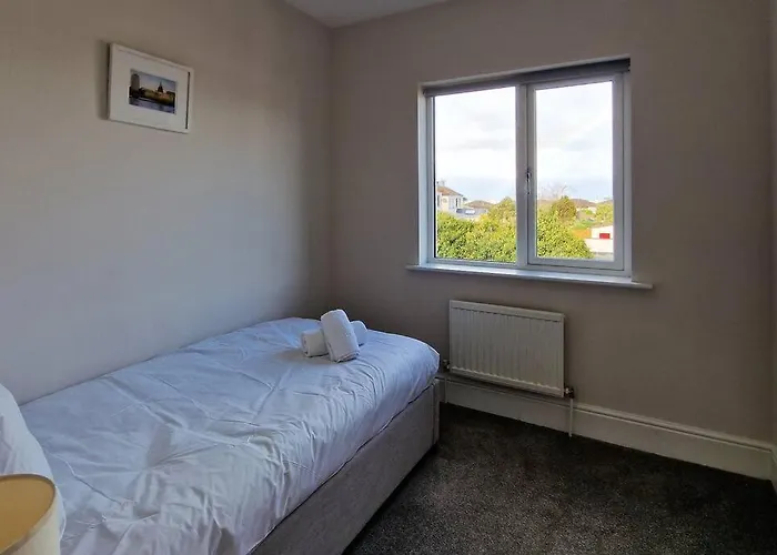 2 Minute Walk To Luas Holiday home *