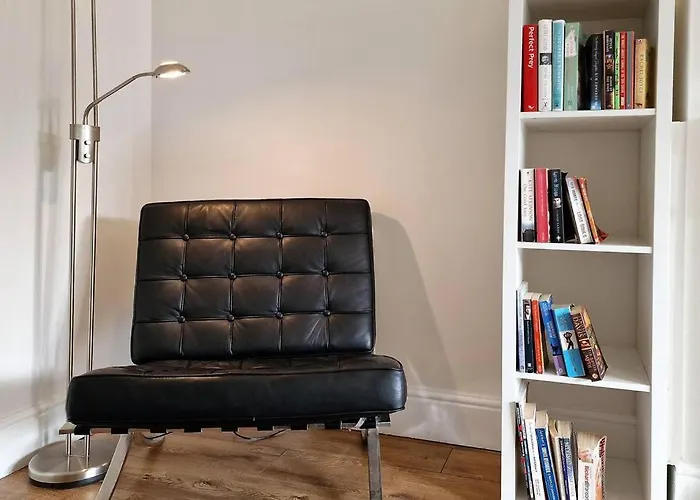 2 Minute Walk To Luas *